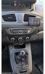 Хэтчбек Renault Scenic: фото 4