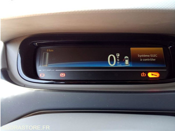 Легковой автомобиль RENAULT