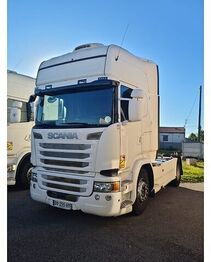 Тягач SCANIA