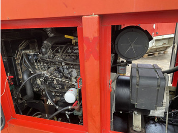 Электрогенератор Doosan G40: фото 3 Электрогенератор Doosan G40: фото 3