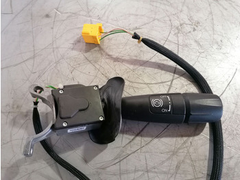 : фото в шапке страницы