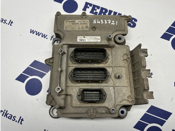 : фото в шапке страницы