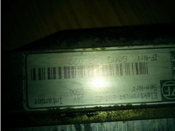 : фото в шапке страницы