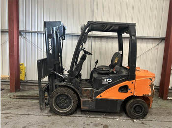 Дизельный погрузчик DOOSAN
