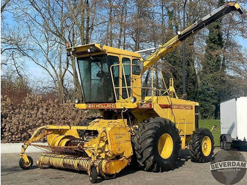 Кормоуборочный комбайн NEW HOLLAND