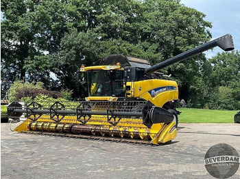 Зерноуборочный комбайн NEW HOLLAND CX series