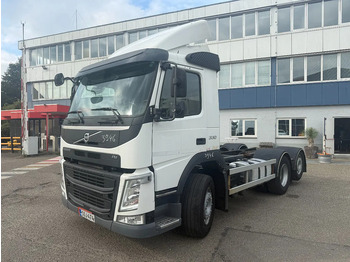 Грузовик-шасси VOLVO FM 330