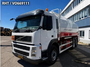 Грузовик-цистерна VOLVO FM