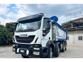 Самосвал IVECO Trakker
