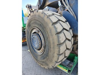 Шина Michelin 29.5 R29: фото 1
