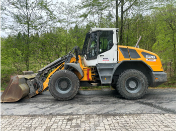Колёсный погрузчик LIEBHERR L 526