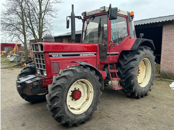 Трактор INTERNATIONAL