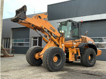 Колёсный погрузчик CASE