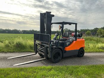 Вилочный погрузчик DOOSAN