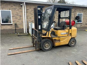 Вилочный погрузчик CATERPILLAR