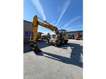 Колёсный экскаватор JCB JS130W