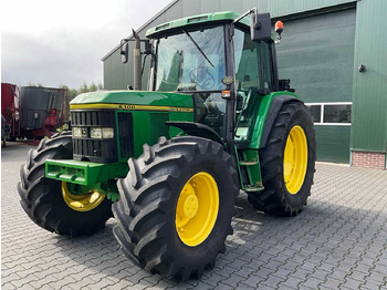 Трактор JOHN DEERE 6100