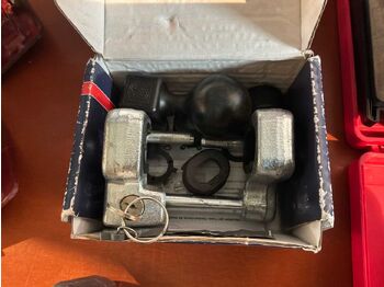 Прицеп WINTERHOFF ROBSTOP WS 3000 HITCH LOCK (2X): фото 4 Прицеп WINTERHOFF ROBSTOP WS 3000 HITCH LOCK (2X): фото 4
