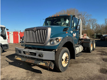 Грузовик INTERNATIONAL