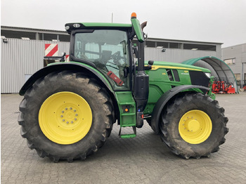 Трактор John Deere 6R 215: фото 3