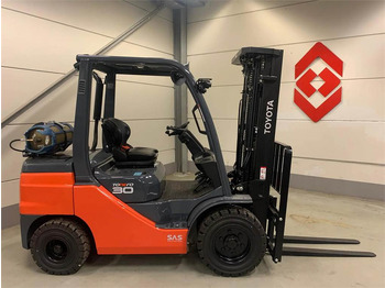 Газовый погрузчик TOYOTA FGF 30
