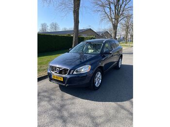 Внедорожник VOLVO