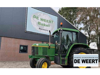 Трактор JOHN DEERE 6100