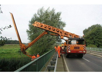 Грузовик с подъемником FAUN