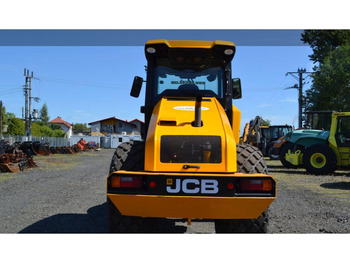 Пневмоколесный каток JCB VM116D: фото 4