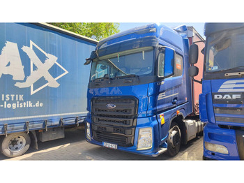 : фото в шапке страницы