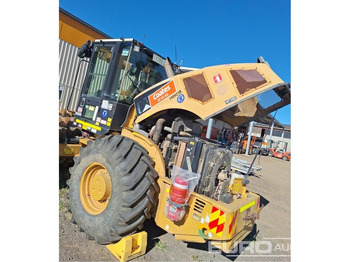 Каток CATERPILLAR