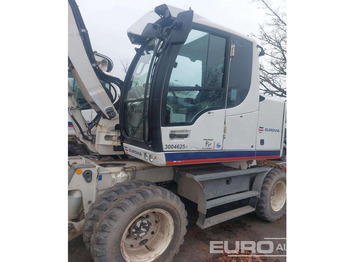 : фото в шапке страницы