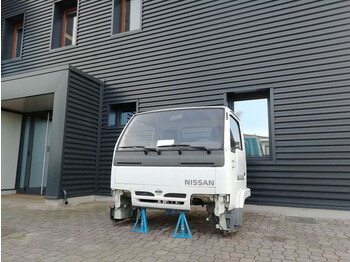 Кабина и интерьер NISSAN