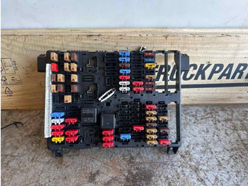 : фото в шапке страницы