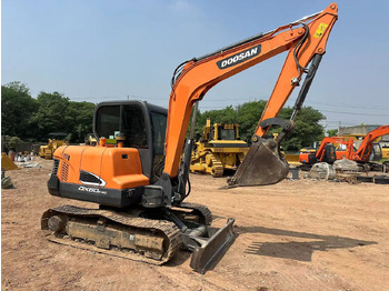 Гусеничный экскаватор DOOSAN DX60