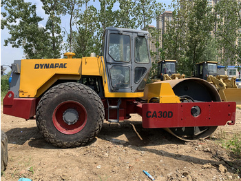 Каток DYNAPAC CA30D: фото 1
