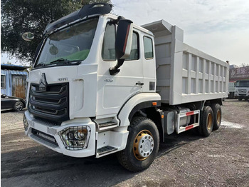 Самосвал SINOTRUK