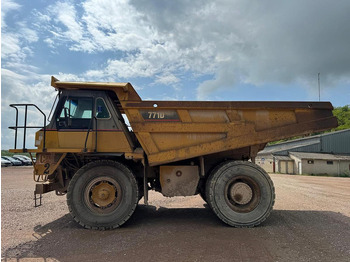 Внедорожный самосвал CATERPILLAR
