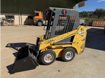 Мини-погрузчик с бортовым поворотом GEHL
