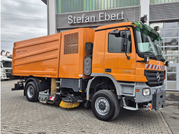 Подметально-уборочная машина Mercedes-Benz Actros 2032 A 4x4 Bucher STKF 9500 Airport 30x: фото 4 Подметально-уборочная машина Mercedes-Benz Actros 2032 A 4x4 Bucher STKF 9500 Airport 30x: фото 4