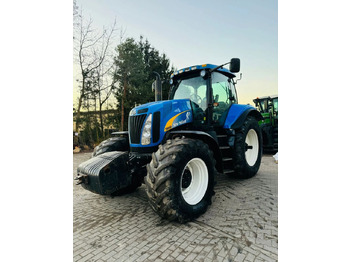 Трактор NEW HOLLAND T8040