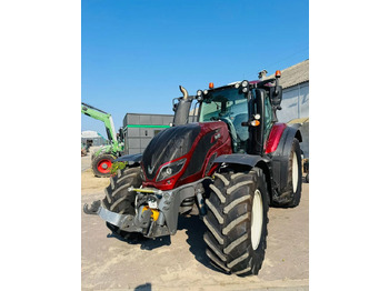 Трактор VALTRA T174