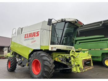Зерноуборочный комбайн CLAAS Lexion