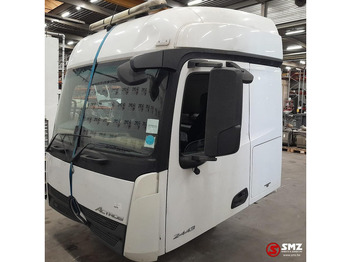 Кабина и интерьер MERCEDES-BENZ