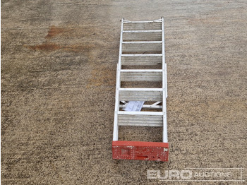 Строительное оборудование Lyte 8 Tread Aluminium Step Ladder: фото 4