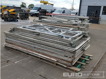 Строительное оборудование Selection of Various Size GASS Ledger Frames (6 Pallets of), Pallet of Steel Mesh Panels (4 of): фото 2