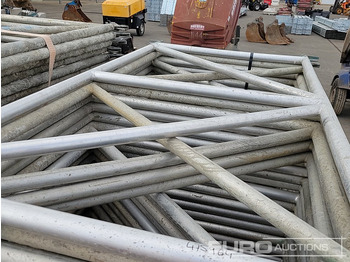 Строительное оборудование Selection of Various Size GASS Ledger Frames (6 Pallets of), Pallet of Steel Mesh Panels (4 of): фото 5