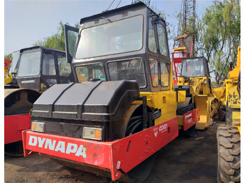 Каток DYNAPAC CC421: фото 1
