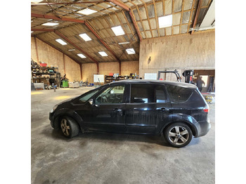 Внедорожник Ford S-Max: фото 5