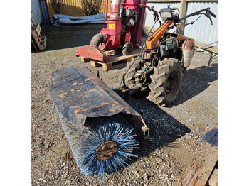 Промышленная подметальная машина